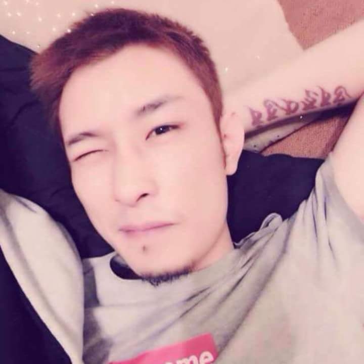 难得拥抱的第一张照片--平潭相亲服务中心