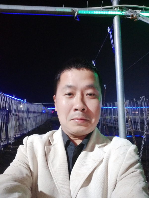 阿峰的第一张照片--平潭相亲服务中心