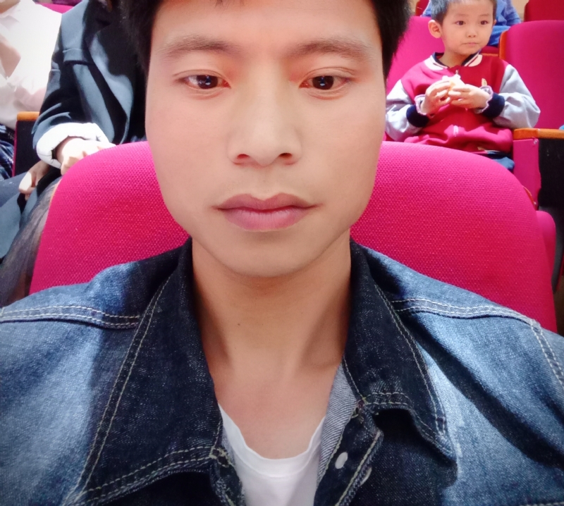 奋斗青年的第一张照片--平潭相亲服务中心