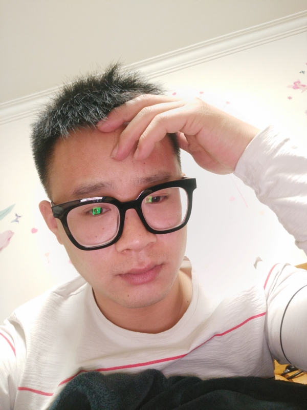华灯初上的夜晚的第一张照片--平潭相亲服务中心