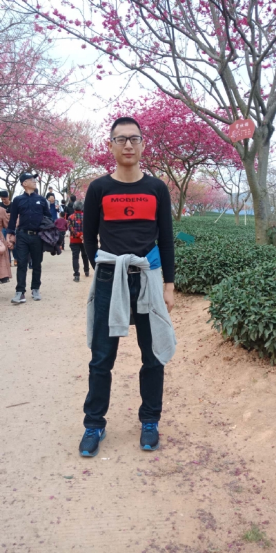 小梁的第一张照片--平潭相亲服务中心