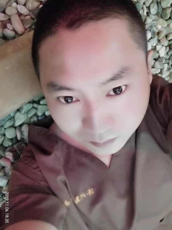 红枫叶的第一张照片--平潭相亲服务中心