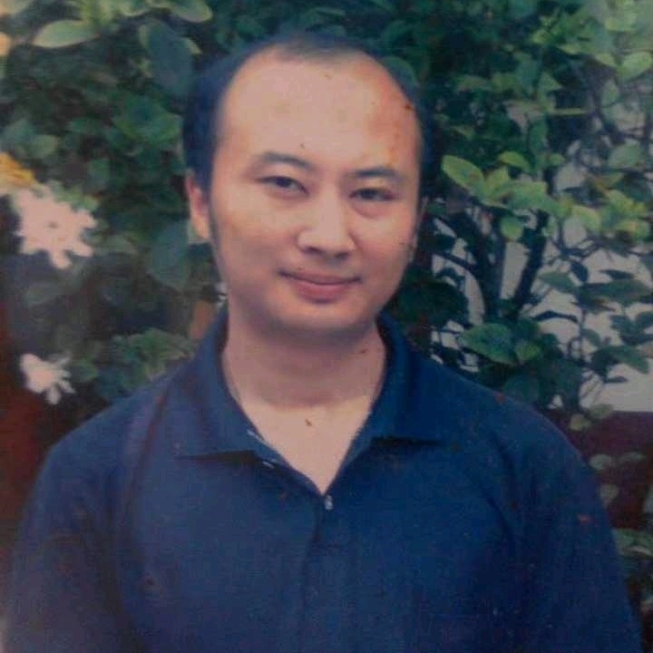 石峰里的生命的第一张照片--平潭相亲服务中心