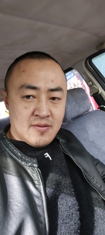 精神九哥的第一张照片--平潭相亲服务中心