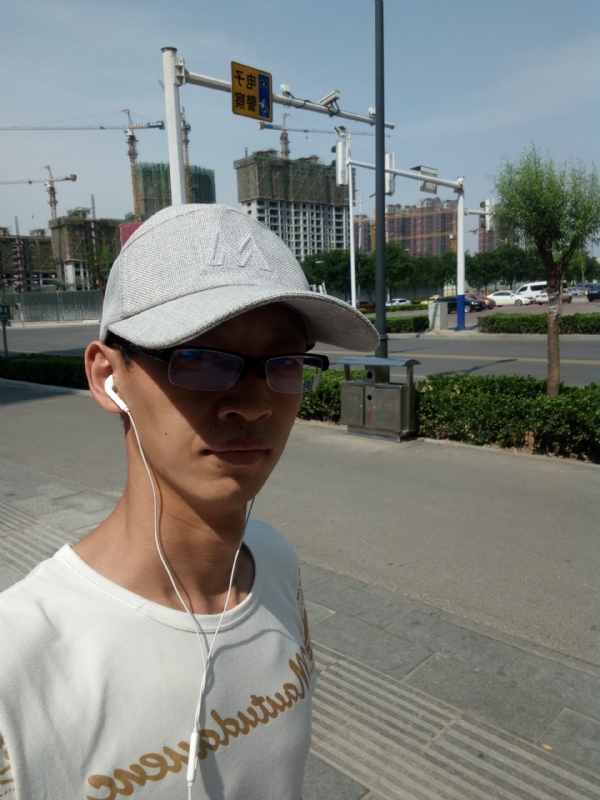 挥一挥手什么都没有的第一张照片--平潭相亲服务中心