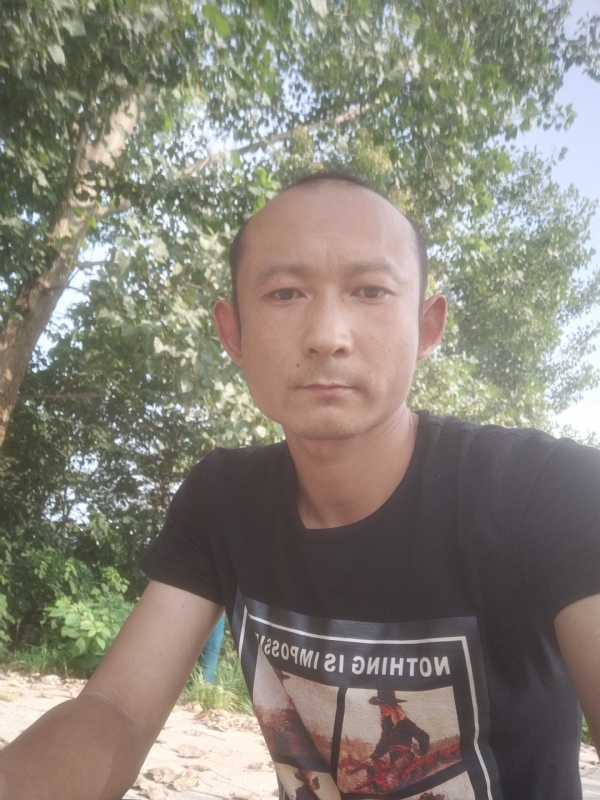80大叔的第二张照片--平潭相亲服务中心