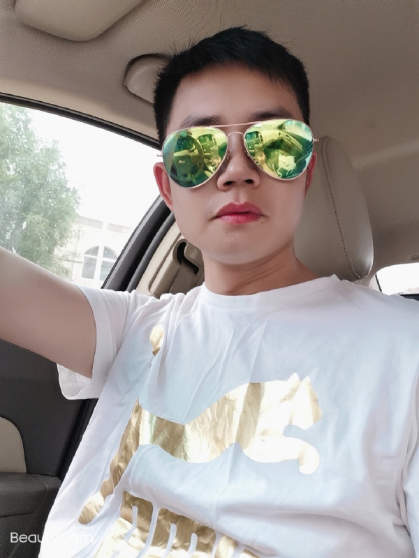 奋斗的第一张照片--平潭相亲服务中心