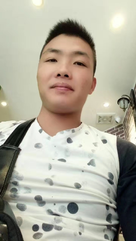 吃生蚝的小乖乖的第一张照片--平潭相亲服务中心