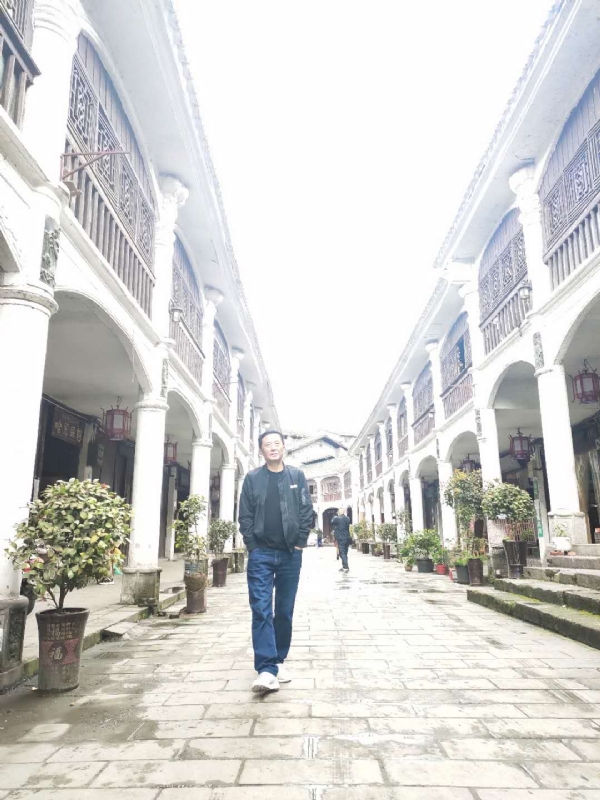 斌哥哥的第一张照片--平潭相亲服务中心