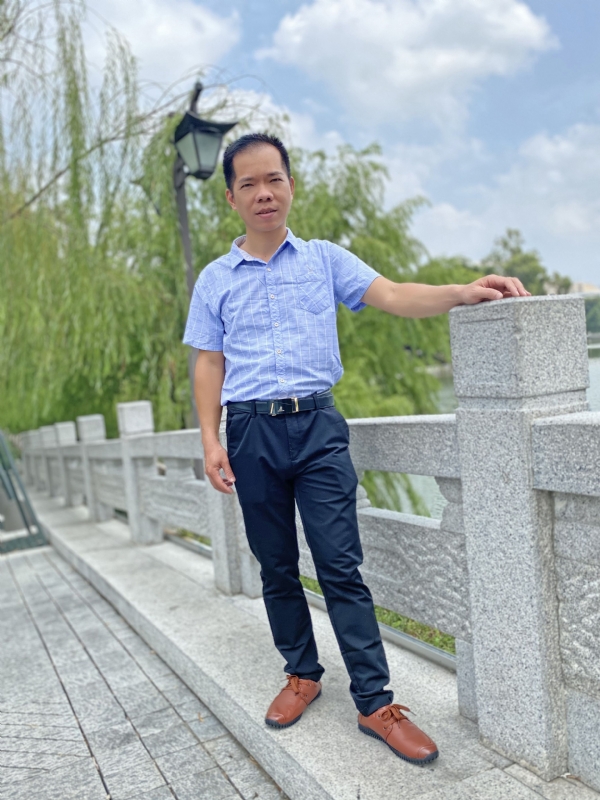奇峰向阳的第一张照片--平潭相亲服务中心