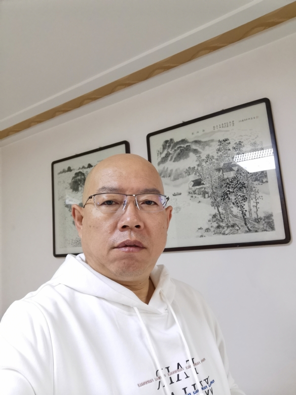 光头博士的第一张照片--平潭相亲服务中心