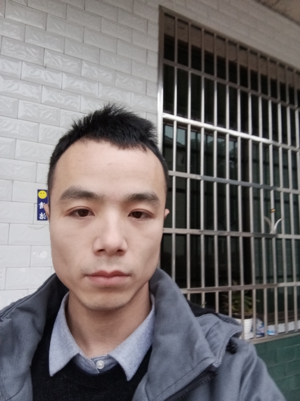 笑得那么开心的第二张照片--平潭相亲服务中心