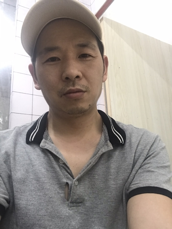 老何的第一张照片--平潭相亲服务中心
