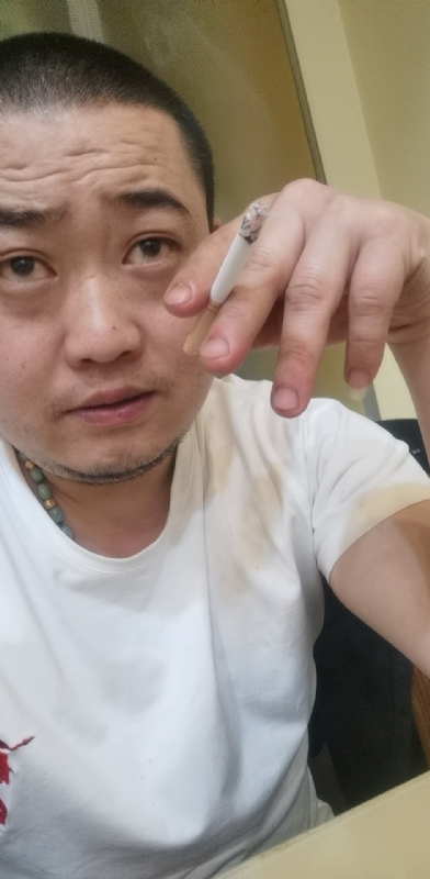 孤独的螃蟹的第一张照片--平潭相亲服务中心