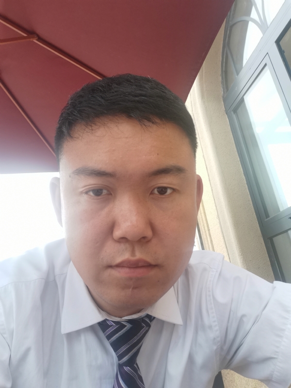 小龙哥的第一张照片--平潭相亲服务中心