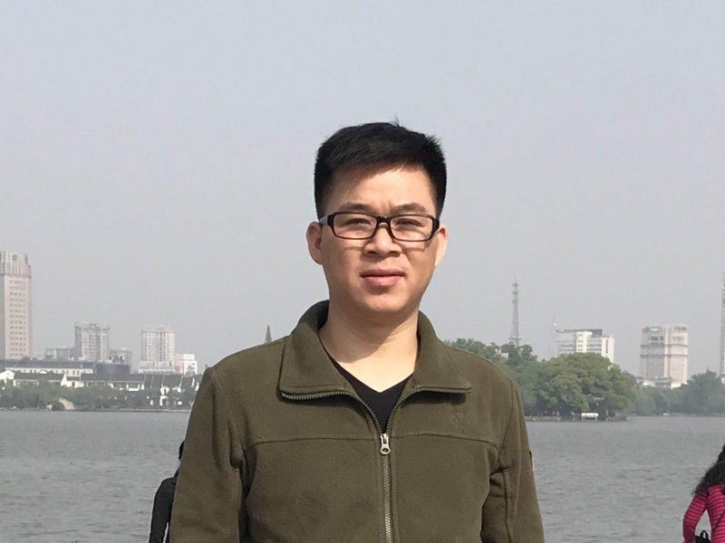 孔雀鱼的第一张照片--平潭相亲服务中心