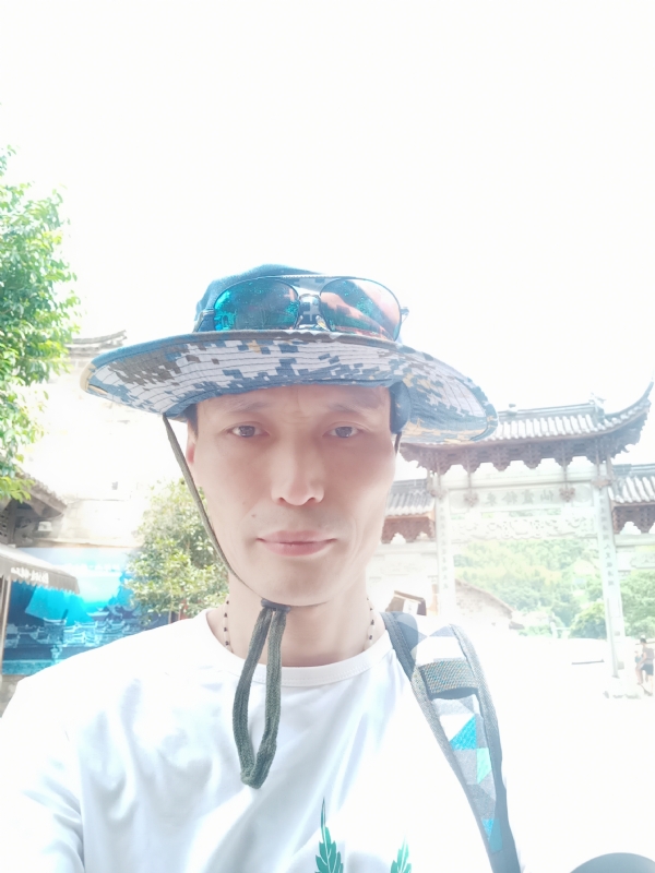 童群海的第一张照片--平潭相亲服务中心