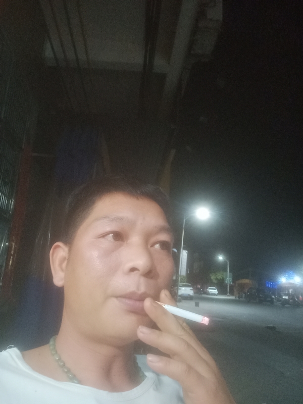 善解人意的第一张照片--平潭相亲服务中心