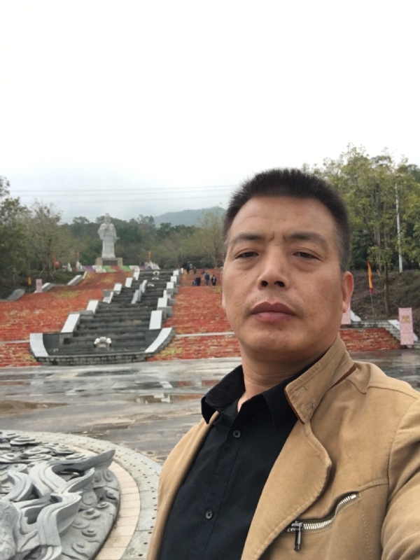 开心的松鼠的第一张照片--平潭相亲服务中心