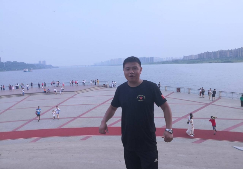 曾经心疼的我的第一张照片--平潭相亲服务中心