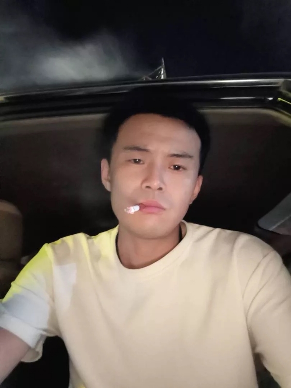 爱睡觉的土拨鼠的第一张照片--平潭相亲服务中心