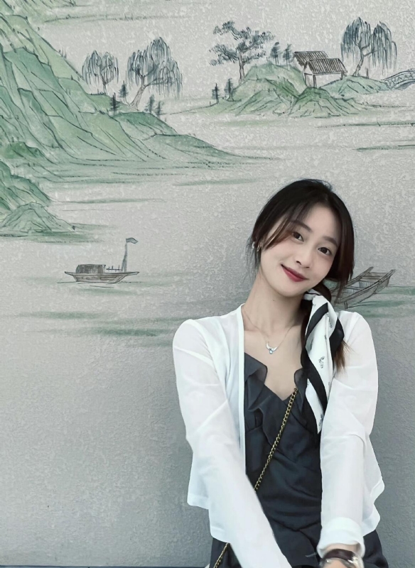 小趴菜的第一张照片--平潭相亲服务中心