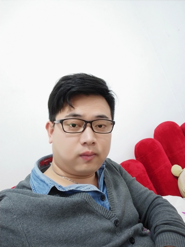 何必在亿的第一张照片--平潭相亲服务中心