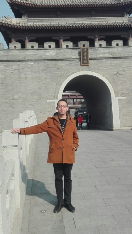 伟岸如山的第一张照片--平潭相亲服务中心