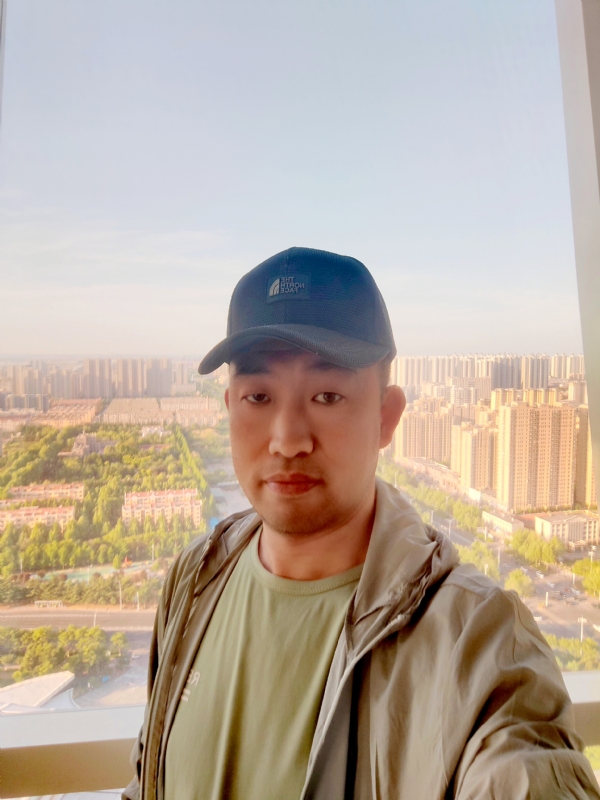 勇攀高峰的第一张照片--平潭相亲服务中心