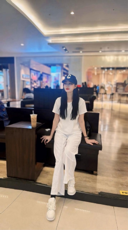 卖火柴的小女孩的第一张照片--平潭相亲服务中心