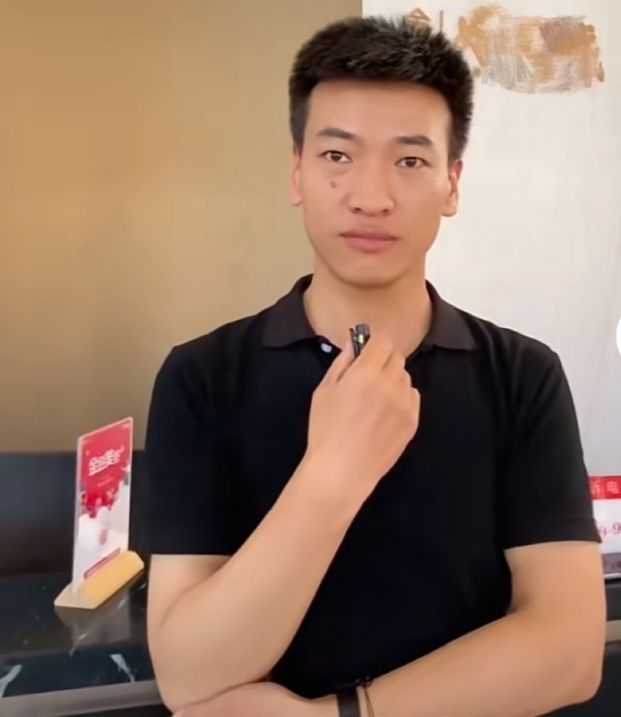 一杯梁白开的第一张照片--平潭相亲服务中心
