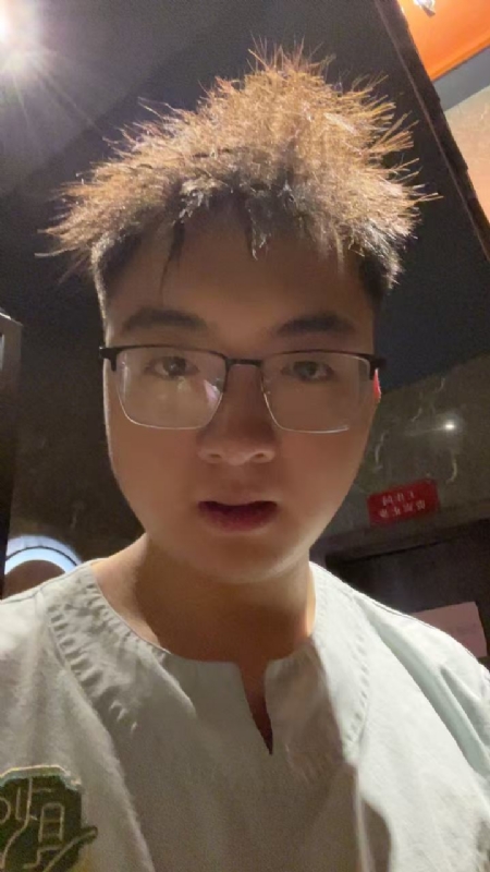 成熟稳重的男士的第一张照片--平潭相亲服务中心