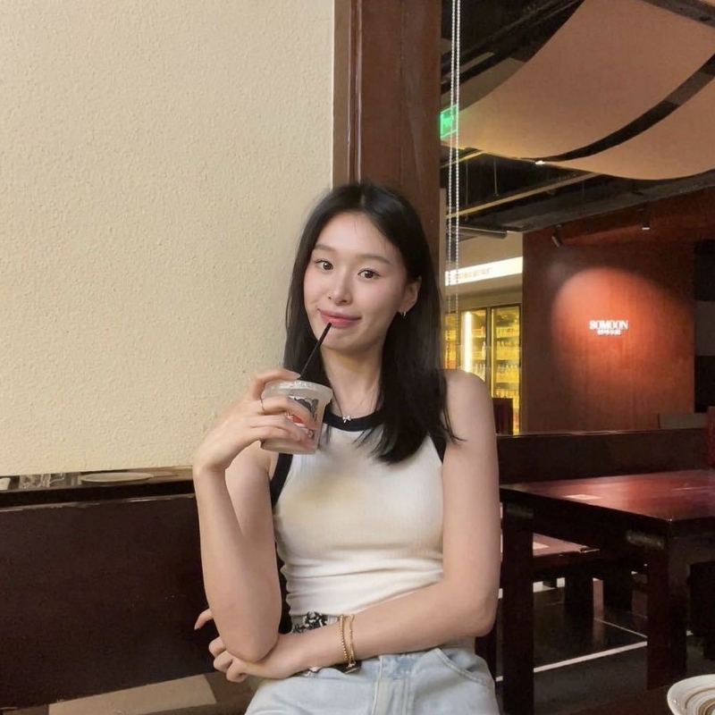 羽毛的第一张照片--平潭相亲服务中心