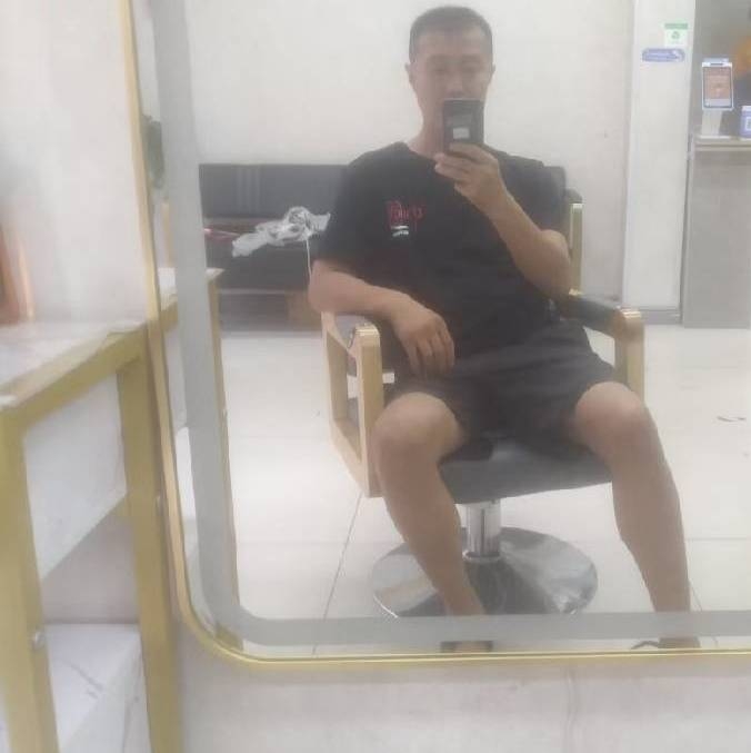 闫杰的第一张照片--平潭相亲服务中心