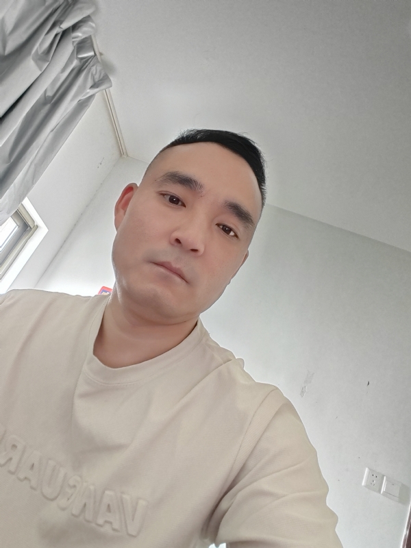 小锋的第一张照片--平潭相亲服务中心