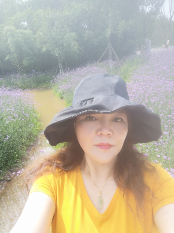 宛霞的第三张照片--平潭相亲服务中心