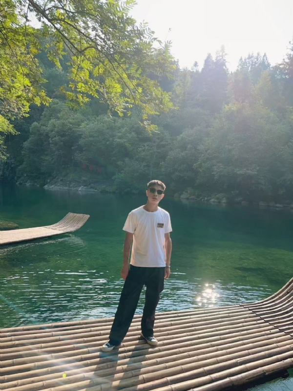 林言的第二张照片--平潭相亲服务中心