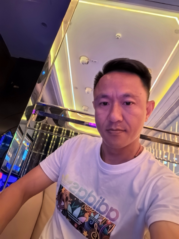 辞岸的第一张照片--平潭相亲服务中心